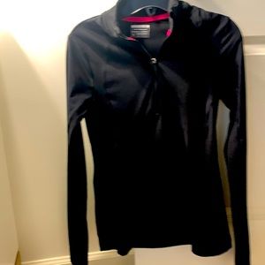 Women’s layer, eight performance athletic wear quick dry. Hand sleeve